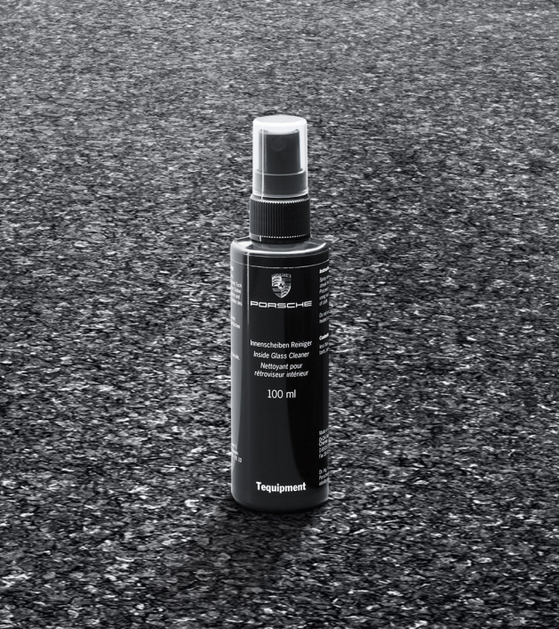 Salono stiklinių paviršių valiklis