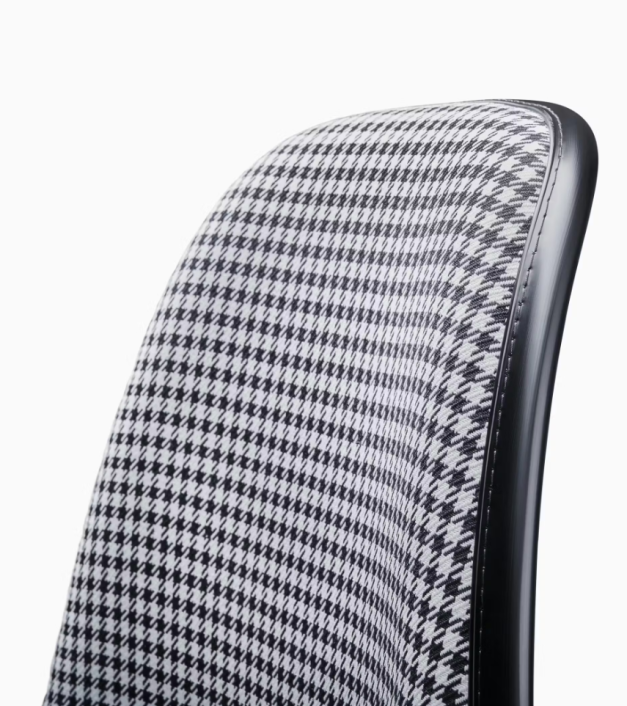 Pepita kolekcijos riboto leidimo kėdė plastikine nugarėle