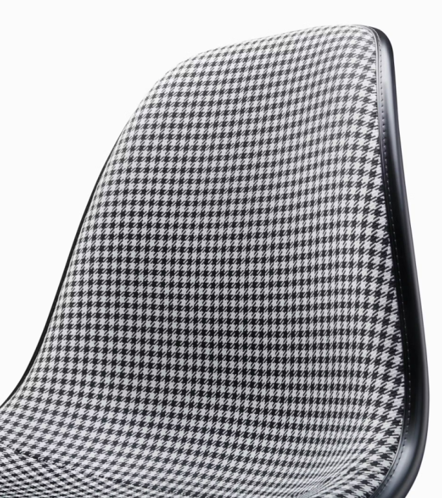 Pepita kolekcijos riboto leidimo kėdė plastikine nugarėle