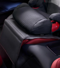 Apsauginis paklotas po vaikiška kėdute