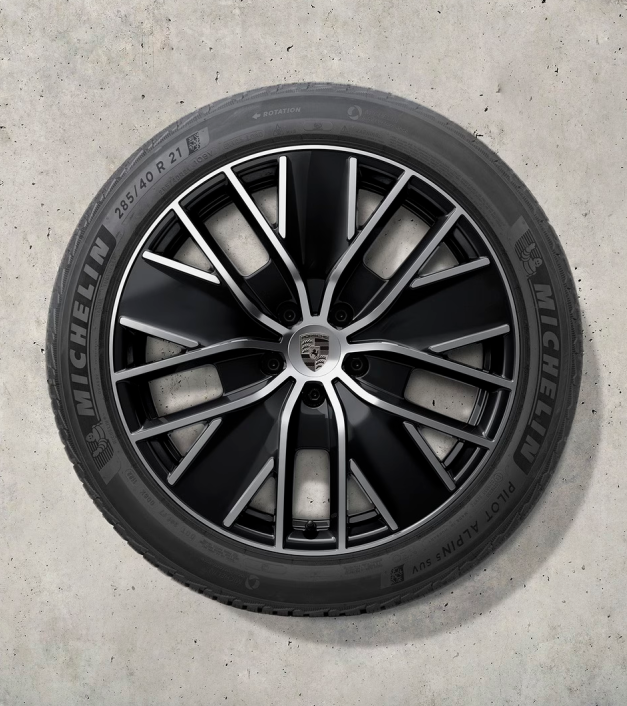 21 colio „Macan“ dizaino žieminių ratlankių ir padangų komplektas, dažytas juodai (blizgus)