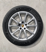 20 colių „Cayenne Design“ žieminių ratlankių ir padangų komplektas