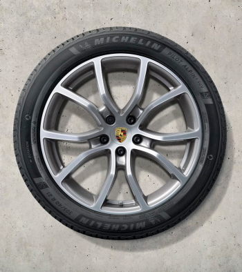 21 colio „Cayenne Exclusive Design“ žieminių ratlankių ir padangų komplektas