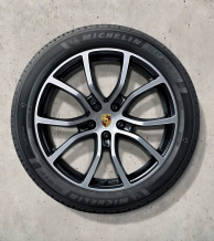 21 colio „Cayenne Exclusive Design“ žieminių ratlankių ir padangų komplektas, dažytas juodai (blizgus)