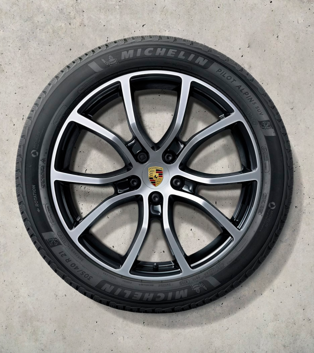 21 colio „Cayenne Exclusive Design“ žieminių ratlankių ir padangų komplektas, dažytas juodai (blizgus)