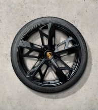 21 colio „Cross Turismo“ dizaino žieminių ratlankių ir padangų komplektas, visiškai dažytas juodai (blizgus)