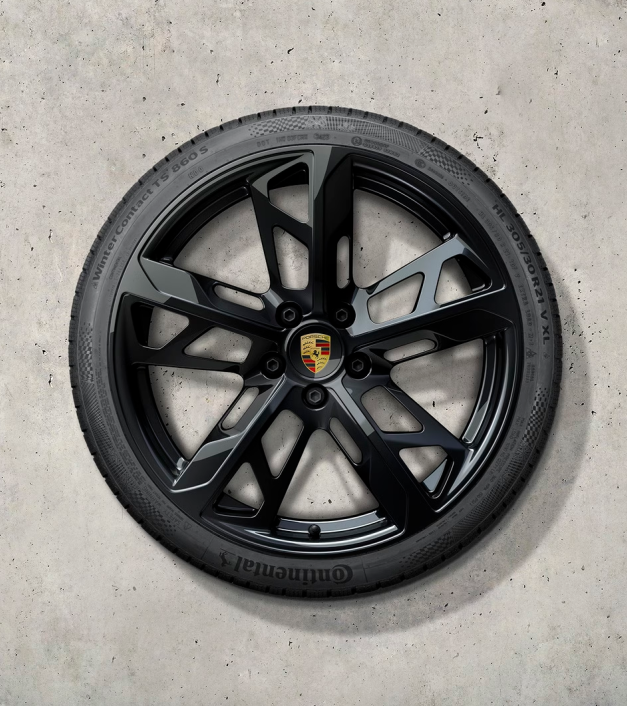 21 colio „Cross Turismo“ dizaino žieminių ratlankių ir padangų komplektas, visiškai dažytas juodai (blizgus)