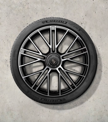 21 colio „Panamera Turbo S“ žieminių ratlankių ir padangų komplektas su centriniu ratų užraktu, dažytas juodai (blizgus)