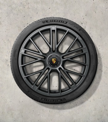 21 colio „Panamera Turbo S“ pilnas žieminių ratlankių ir padangų komplektas, dažytas antracito pilka spalva, su centriniu ratų užraktu