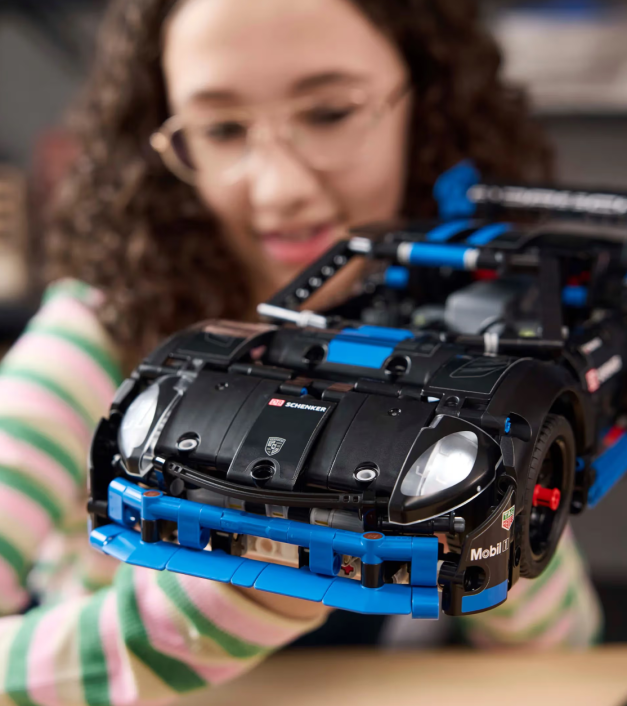Lego Technic GT4 e-Performance