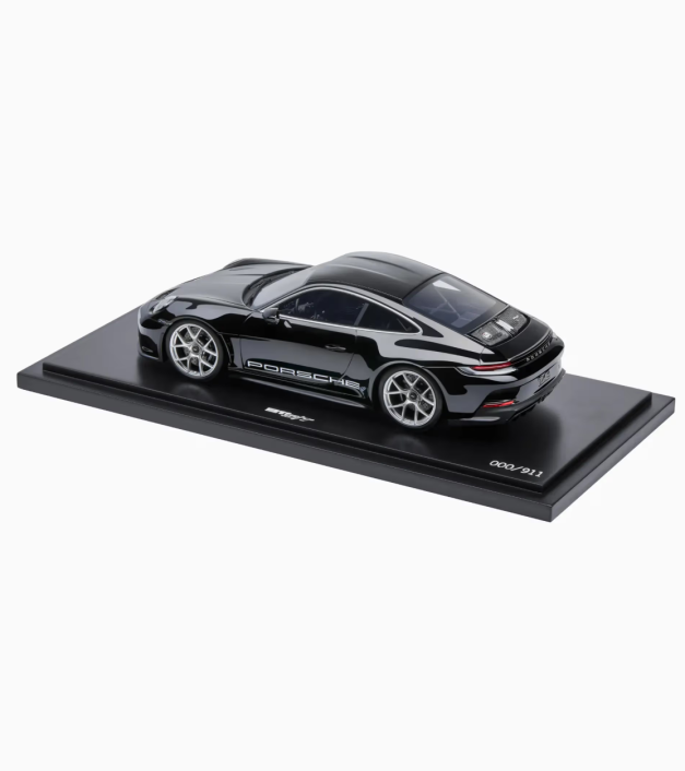 Porsche 911 S/T (992) 1:18