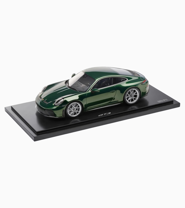 Porsche 911 GT3 with Touring Package (992.2) - riboto leidimo modelis