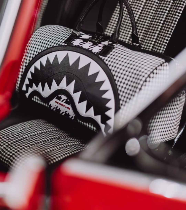 Pepita kelioninis krepšys - Porsche x Sprayground riboto leidimo kolekcija